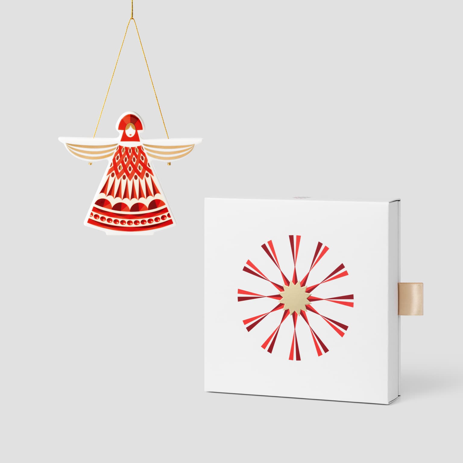 Елочная игрушка Farforite «Дама / Солнечный круг» в подарочной коробке