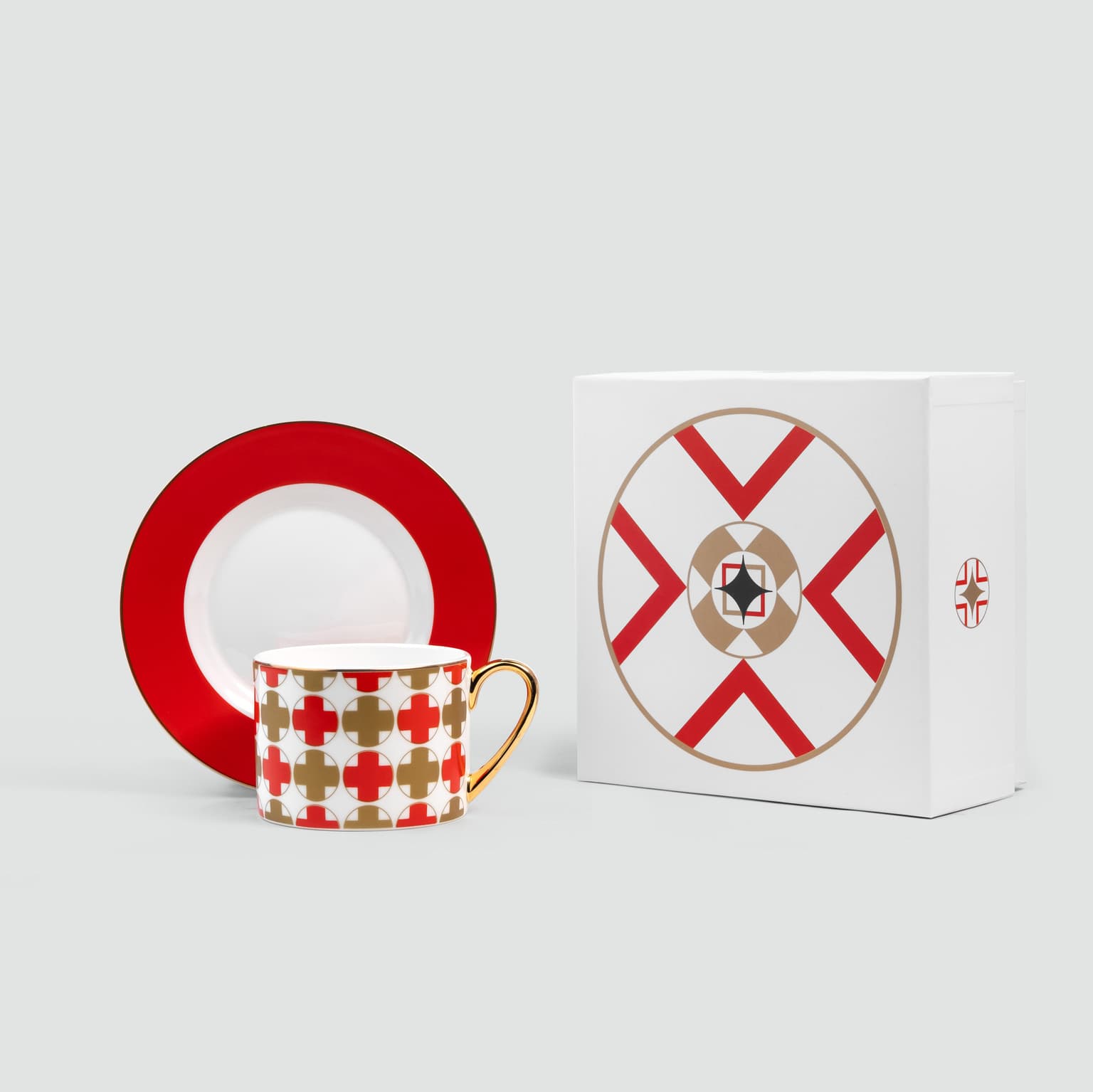 Чайная пара Farforite «Красная / Символы / Сигнум» 250 мл в подарочной коробке