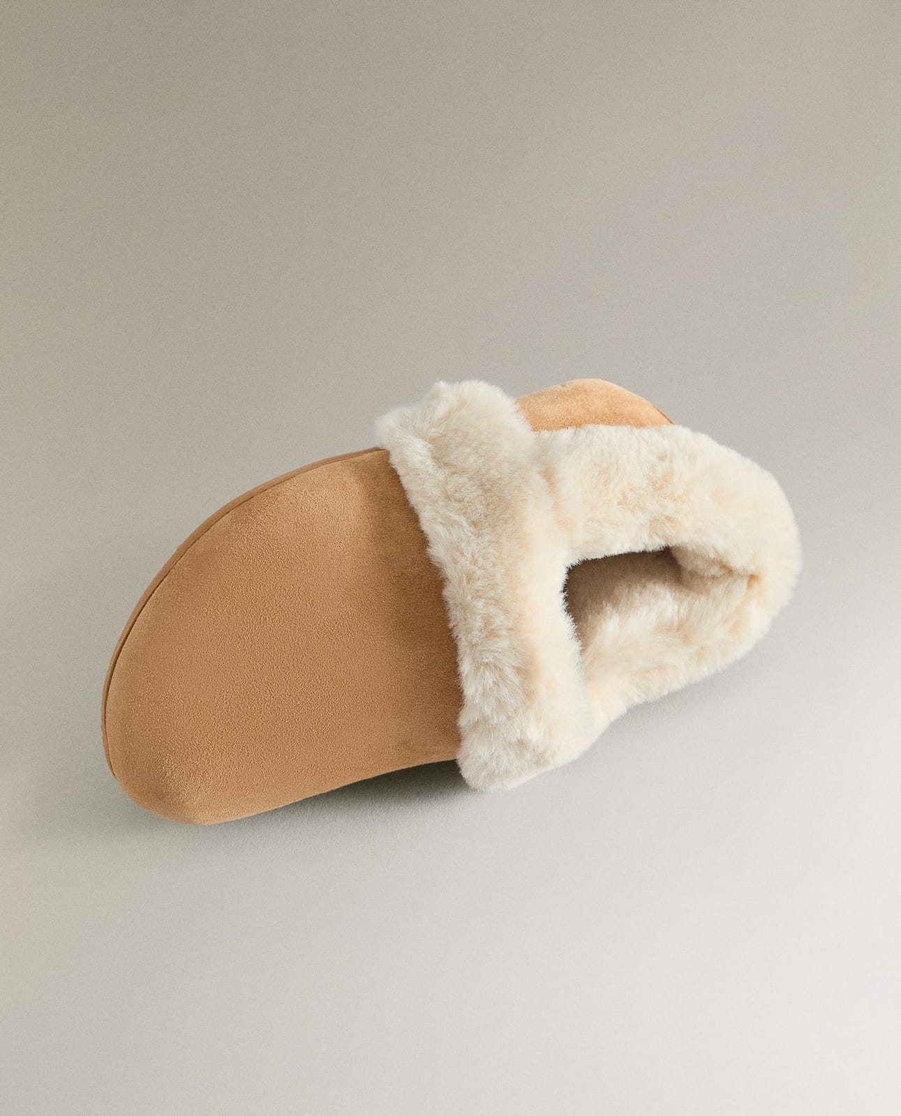 Детские тапочки ZARA HOME 3701/600/105 - из кожи с отделкой под мех, размер 22/23, цвет теплый бежевый ракурс 4