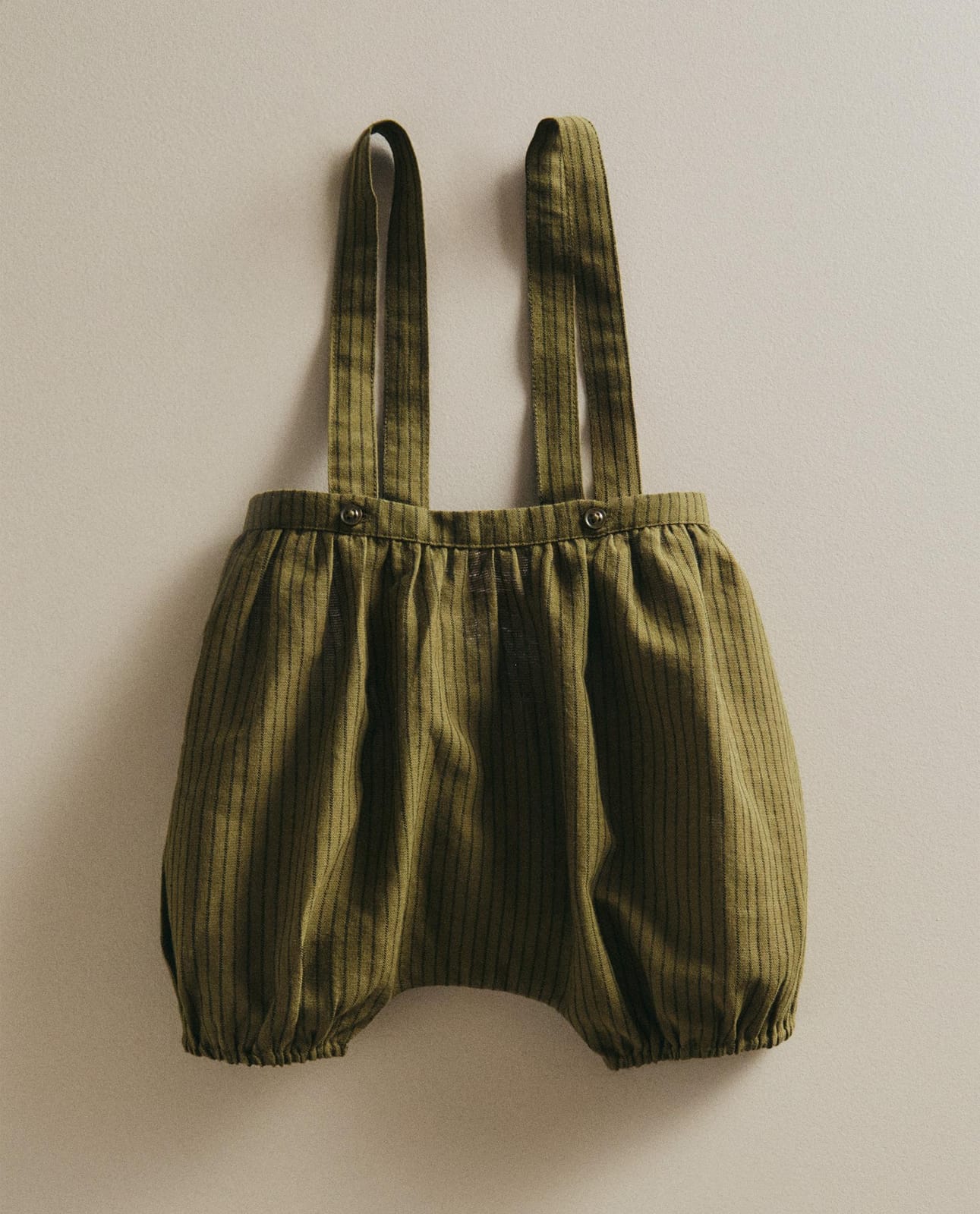 Комбинезон для малышей ZARA HOME 9689/584/500 - из хлопка в полоску на подтяжках, 6-9 месяцев (74 см), цвет зеленый ракурс 4