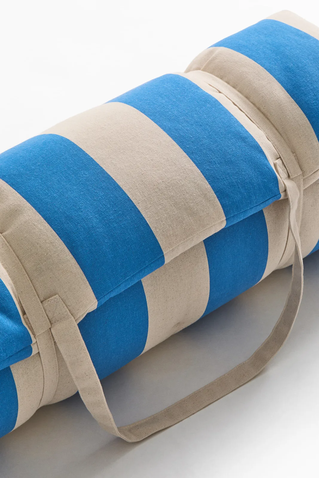 Гидрофобный пляжный матрас H&M Цвет Светло-бежево-голубые полосы 60х180 см ракурс 4