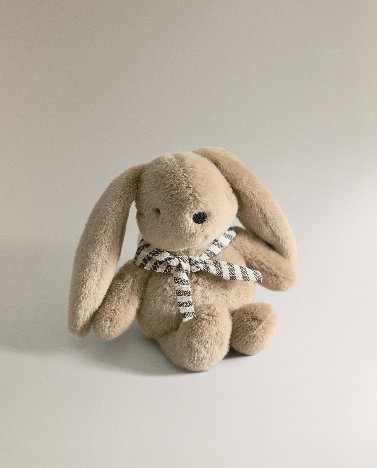 ZARA HOME ДЕТСКАЯ ИГРУШКА КРОЛИК В КОРОБКЕ ракурс 2
