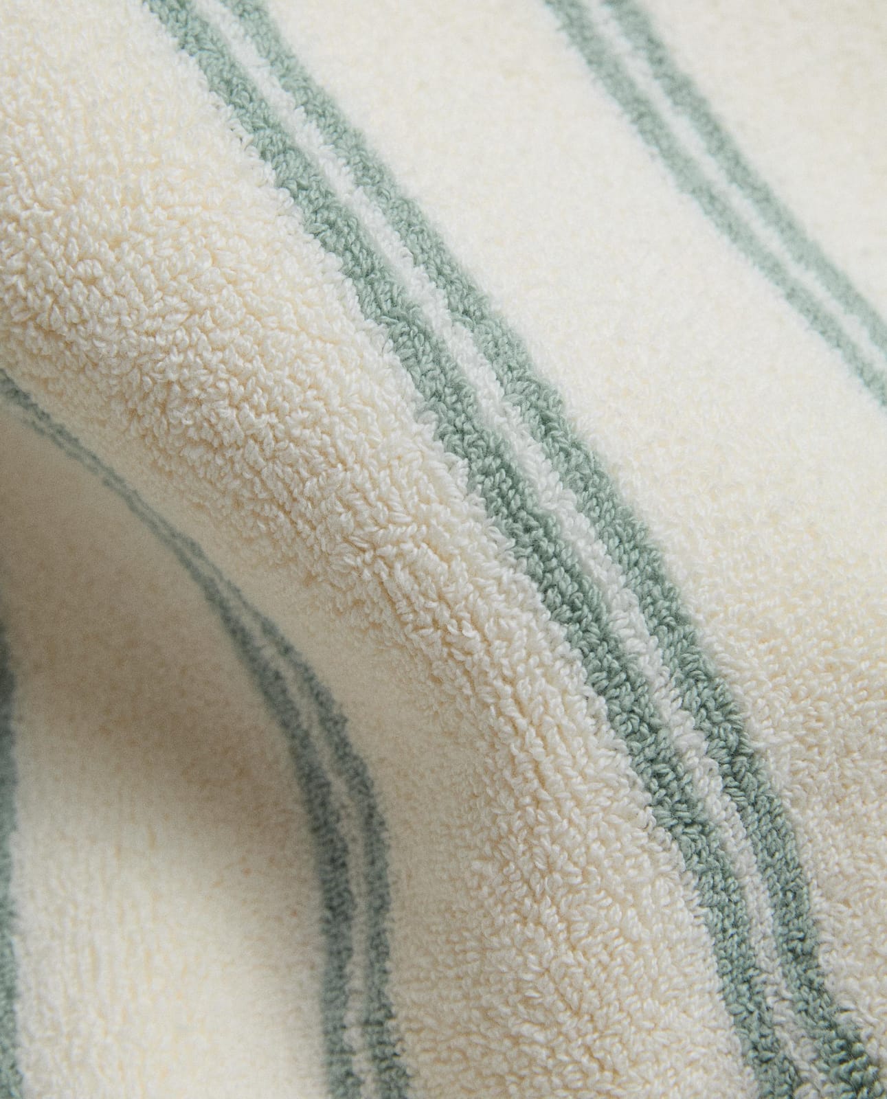 ZARA HOME КОВРИК ДЛЯ ВАННОЙ В ДВОЙНУЮ ПОЛОСКУ ракурс 2