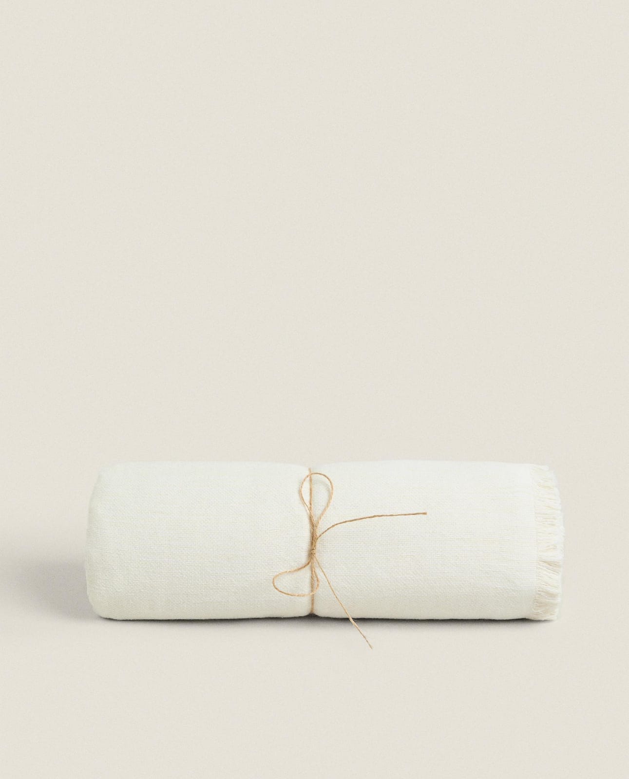 ZARA HOME МНОГОФУНКЦИОНАЛЬНОЕ ГЛАДКОЕ ОДЕЯЛО ракурс 2