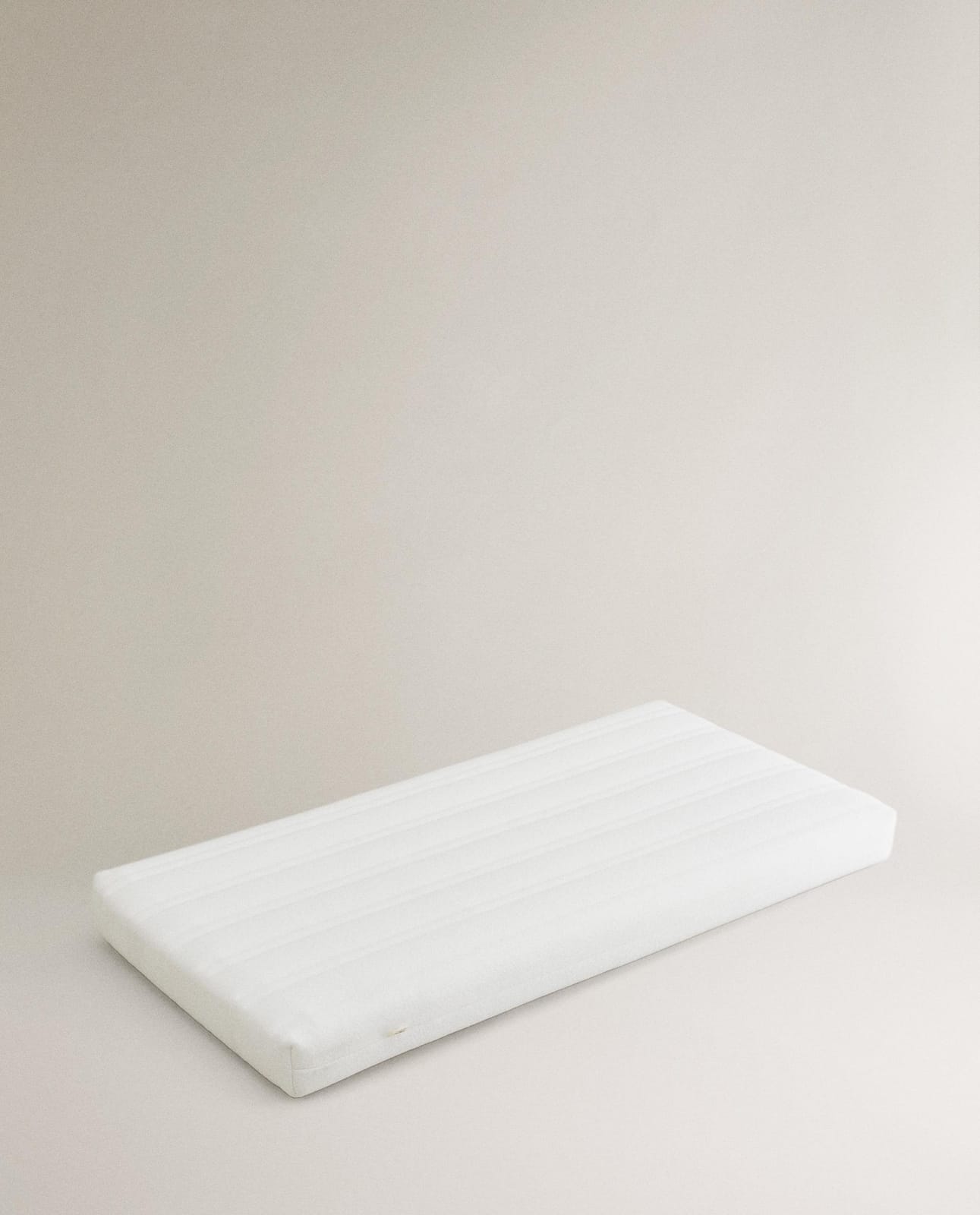 ZARA HOME МАТРАС В ДЕТСКУЮ КРОВАТКУ ракурс 6