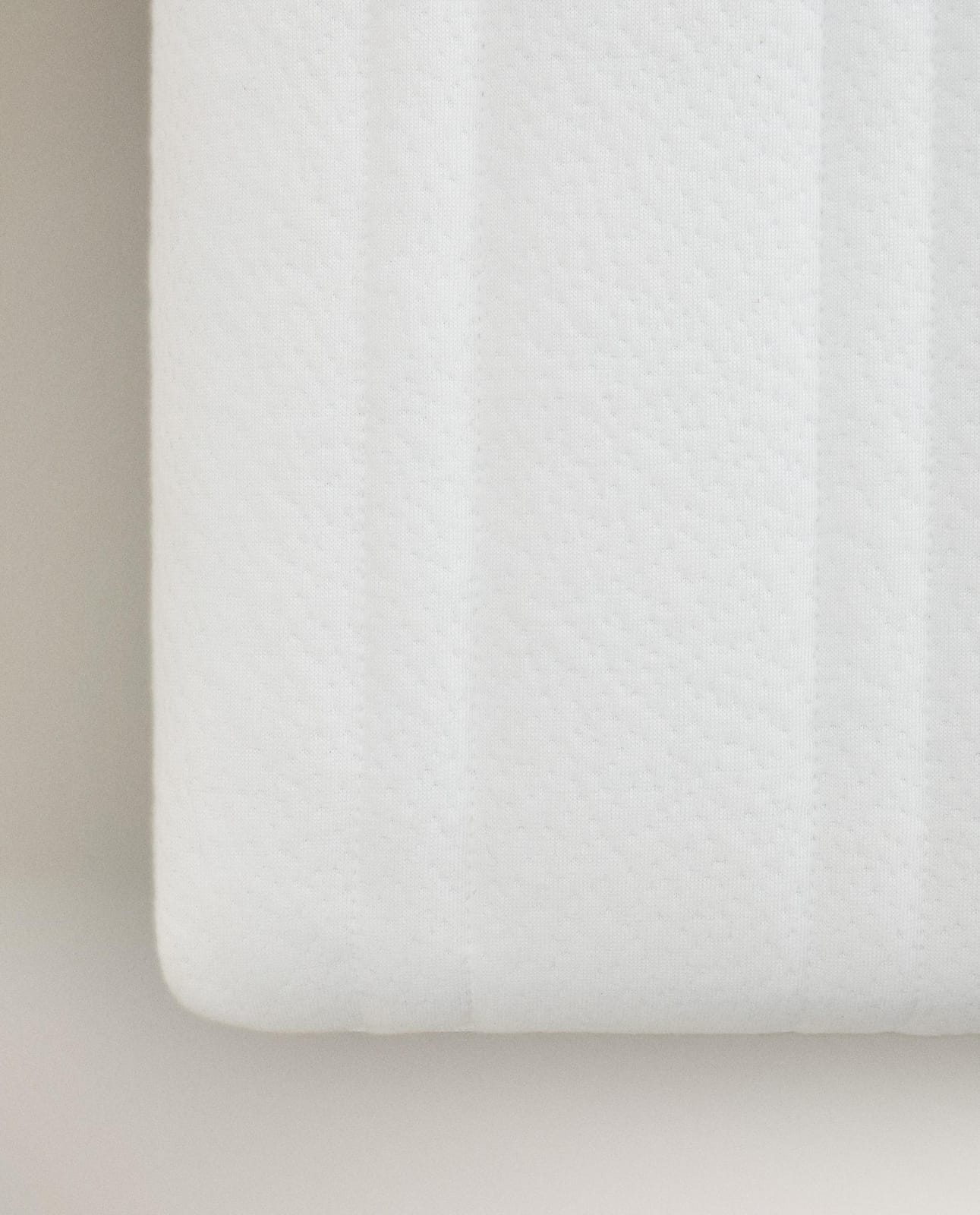ZARA HOME МАТРАС В ДЕТСКУЮ КРОВАТКУ ракурс 5