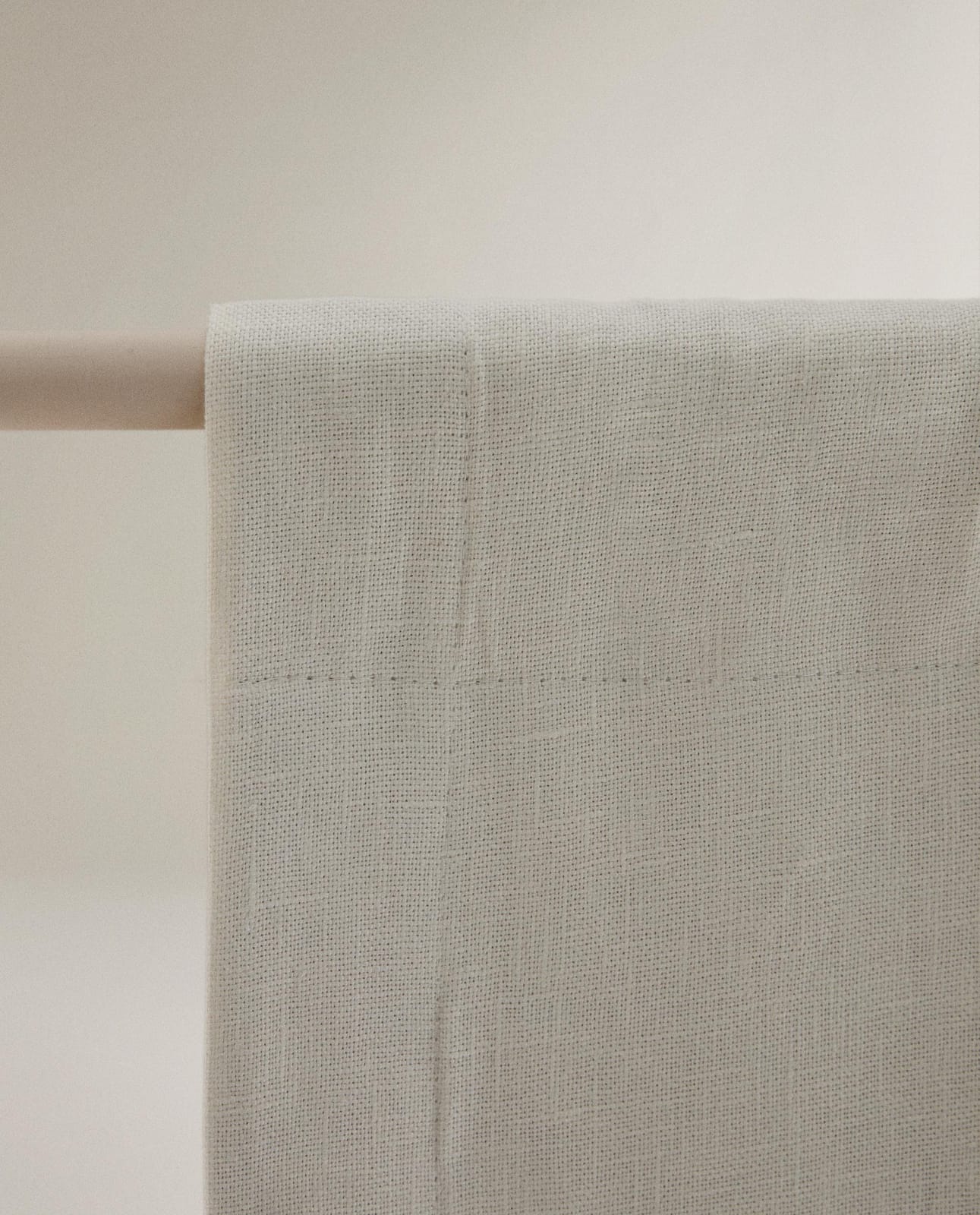 ZARA HOME БЕЛАЯ ЛЬНЯНАЯ ЗАТЕМНЯЮЩАЯ ШТОРА ракурс 3