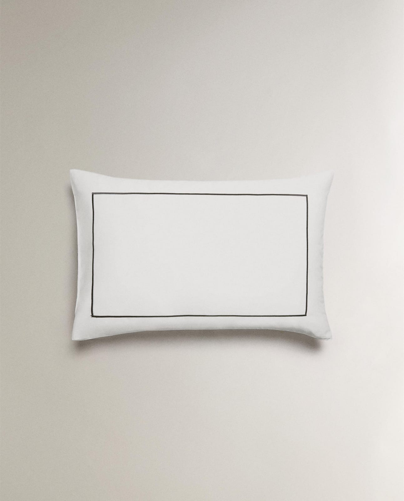 ZARA HOME САТИНОВАЯ НАВОЛОЧКА НА ПОДУШКУ С ОБТАЧКОЙ ракурс 6
