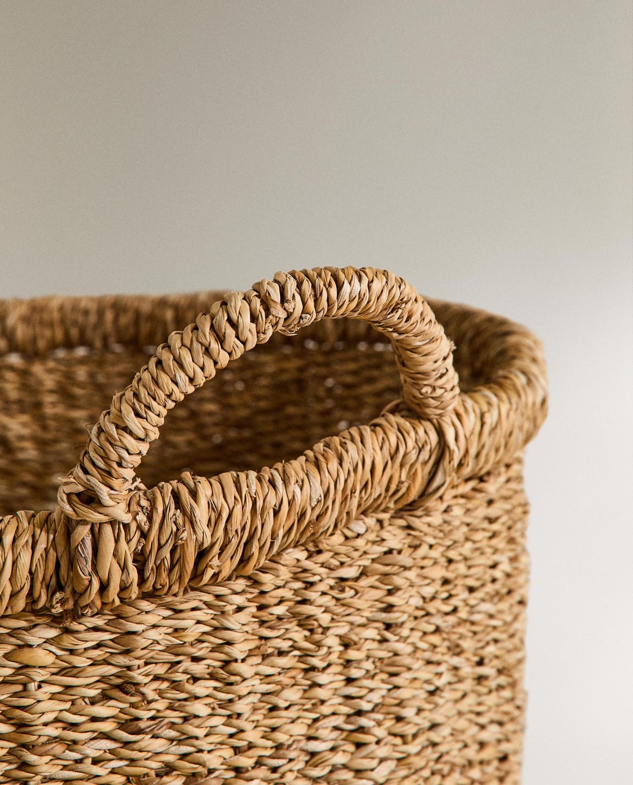 ZARA HOME Корзина из морской травы с ручками ракурс 5