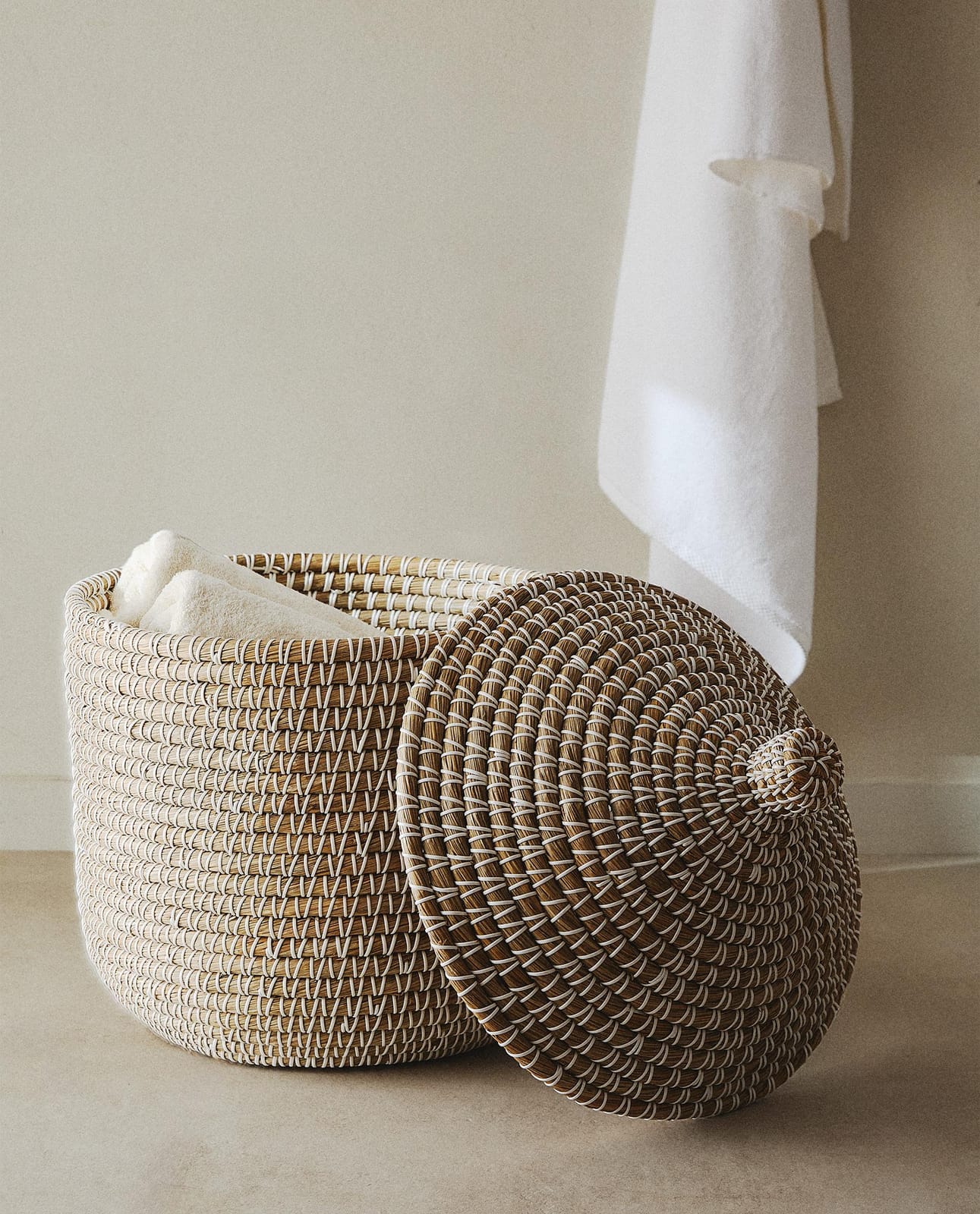 ZARA HOME КРУГЛАЯ КОРЗИНА С КРЫШКОЙ ракурс 9