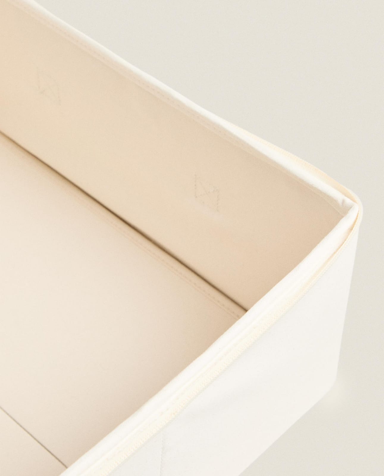 ZARA HOME СКЛАДНАЯ КОРОБКА ДЛЯ ХРАНЕНИЯ С КРЫШКОЙ ракурс 4