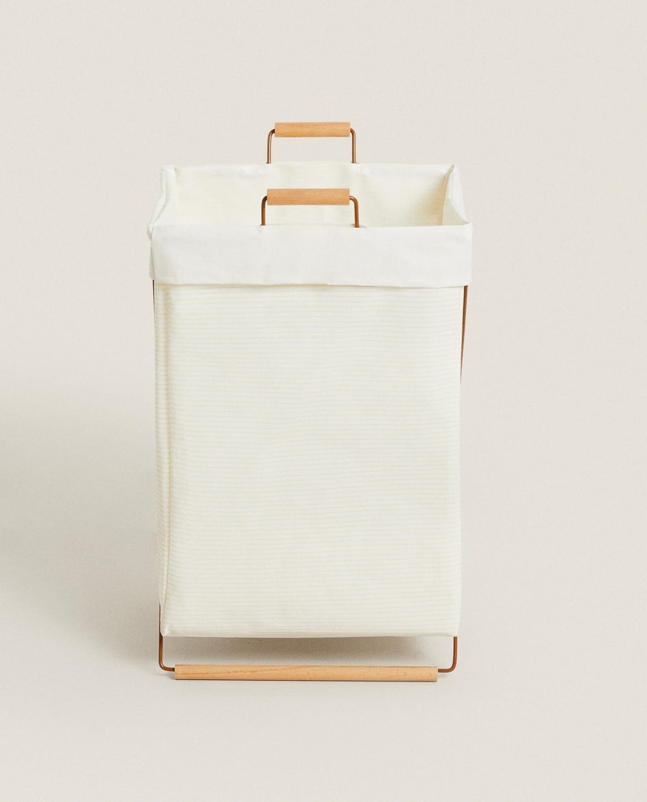 ZARA HOME СКЛАДНАЯ КОРЗИНА ДЛЯ СТИРКИ ракурс 3