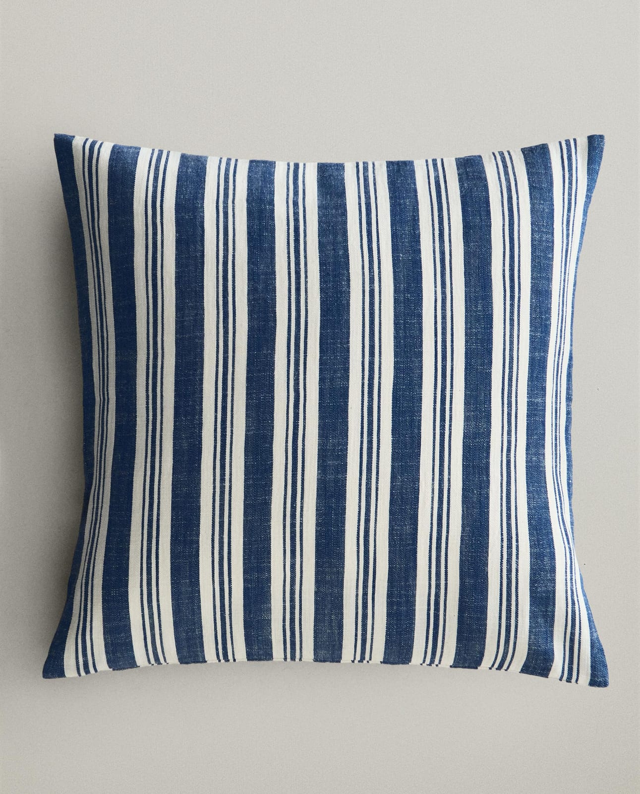 ZARA HOME НАВОЛОЧКА ДЛЯ ДЕКОРАТИВНОЙ ПОДУШКИ В ПОЛОСКУ ракурс 7