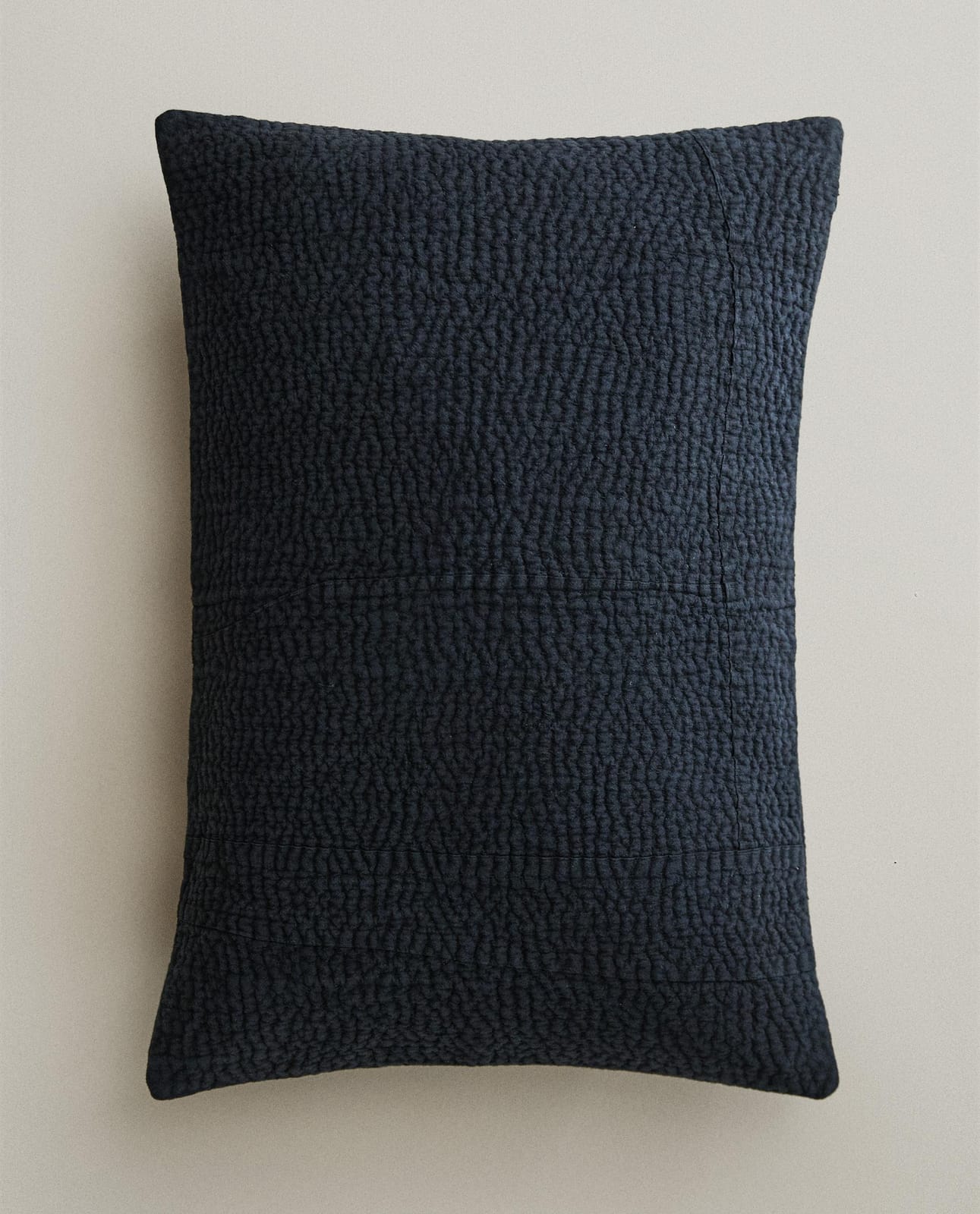 ZARA HOME Наволочка на подушку с рюшами ракурс 8