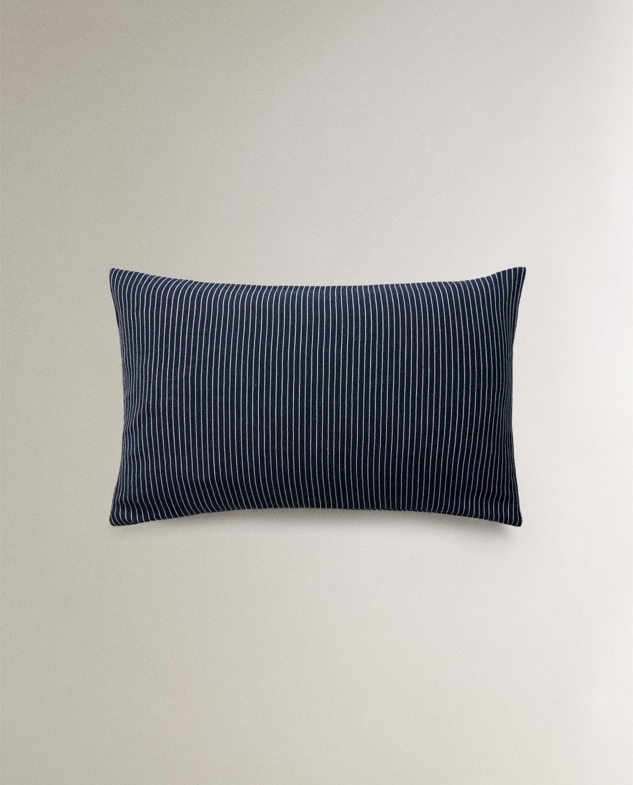 ZARA HOME Наволочка в тонкую полоску ракурс 3