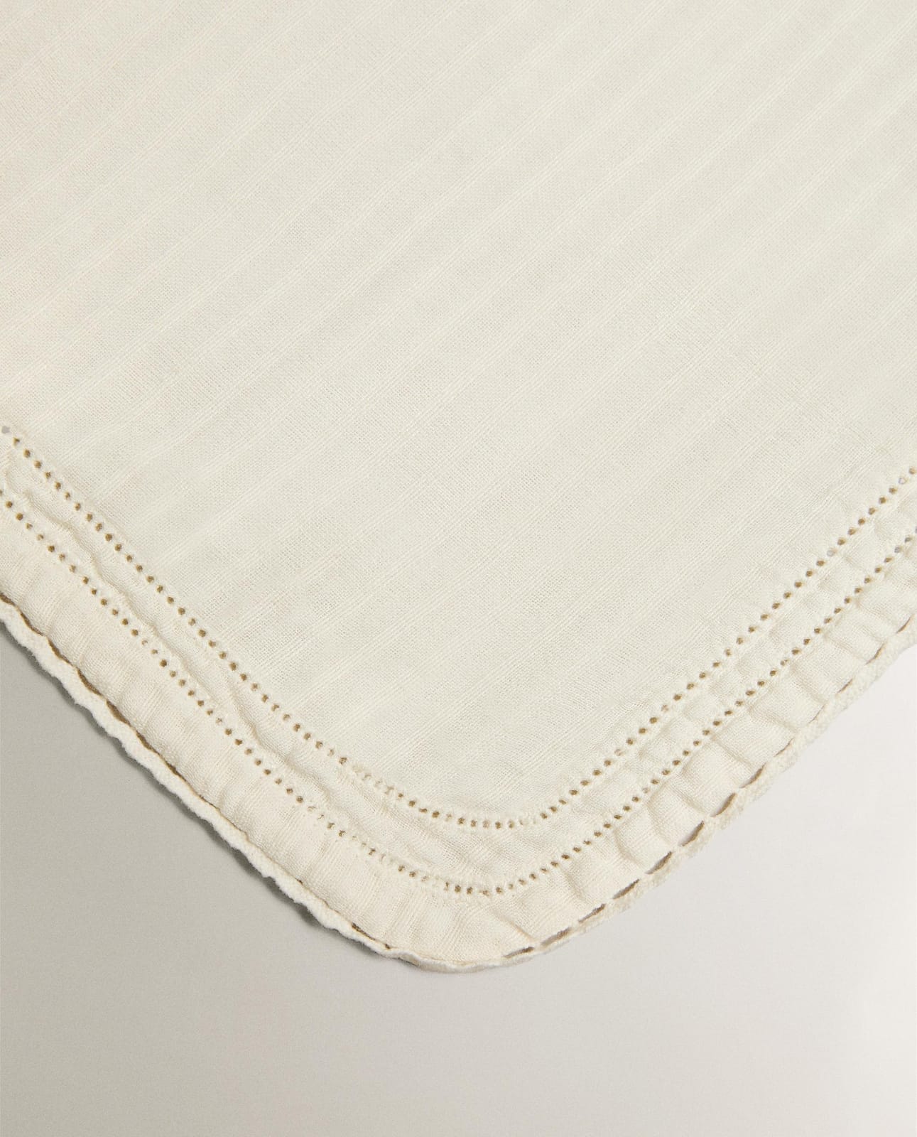 ZARA HOME Детское одеяло с шифоновым кружевом ракурс 2