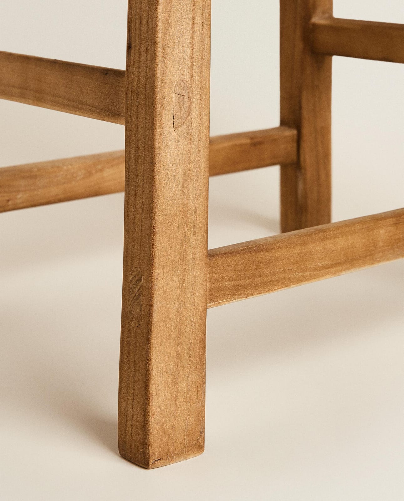 ZARA HOME ДЕРЕВЯННЫЙ ТАБУРЕТ ИЗ ВЯЗА ракурс 7
