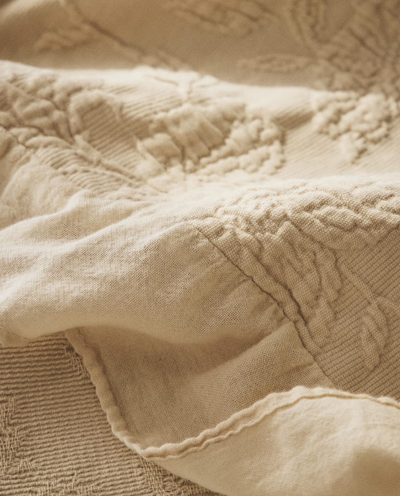 ZARA HOME Жаккардовое покрывало с оборкой ракурс 8