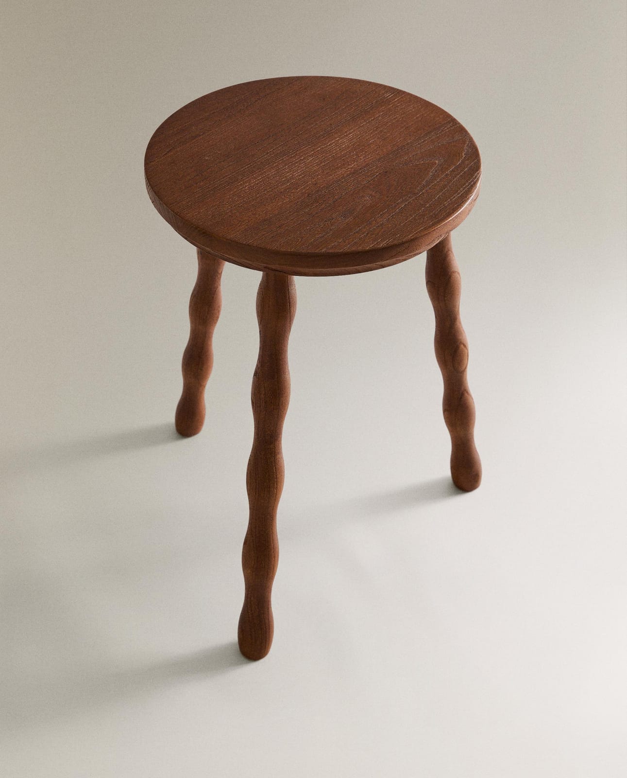ZARA HOME ТАБУРЕТ ИЗ ВЯЗА ракурс 5