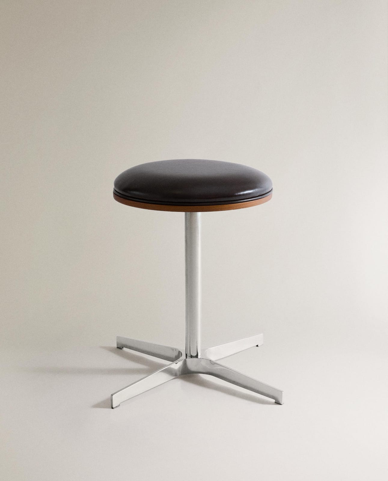 Стул ZARA HOME табурет кожаный из нержавеющей стали CZEKOLADOWY BRĄZ 49 x 37.5 x 37.5 cm