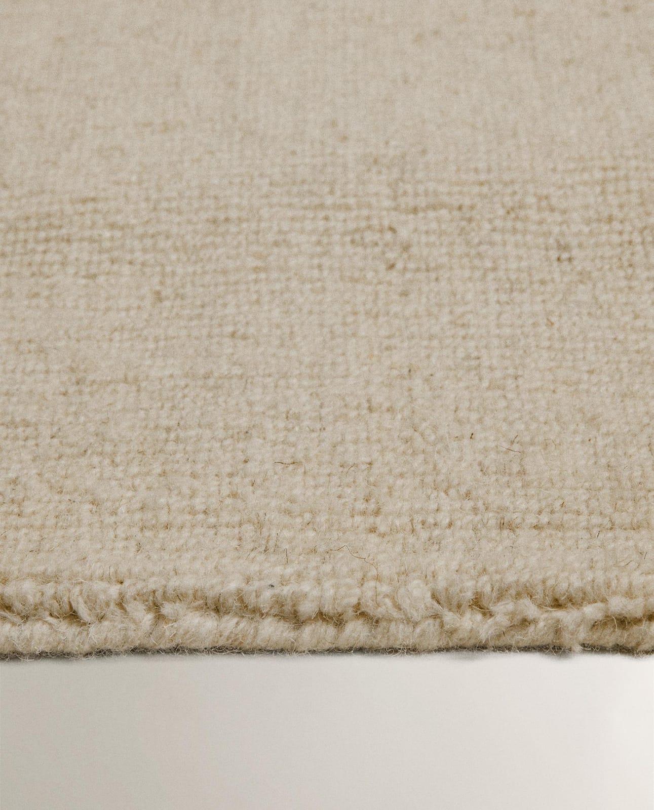 ZARA HOME ШЕРСТЯНОЙ КОВЁР ракурс 4