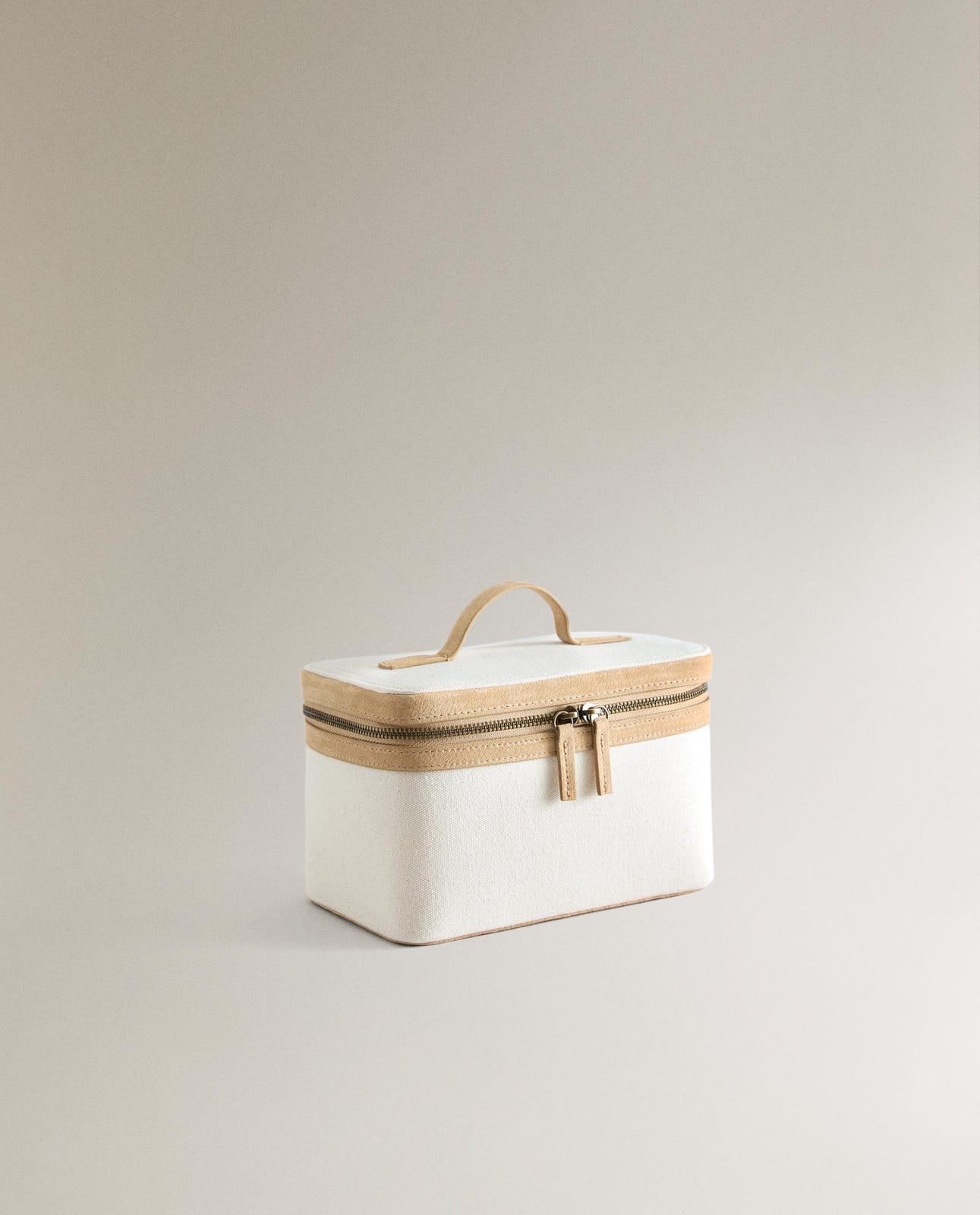 ZARA HOME ЖЕСТКАЯ КОСМЕТИЧКА ИЗ ХОЛСТА И КОЖИ ракурс 6