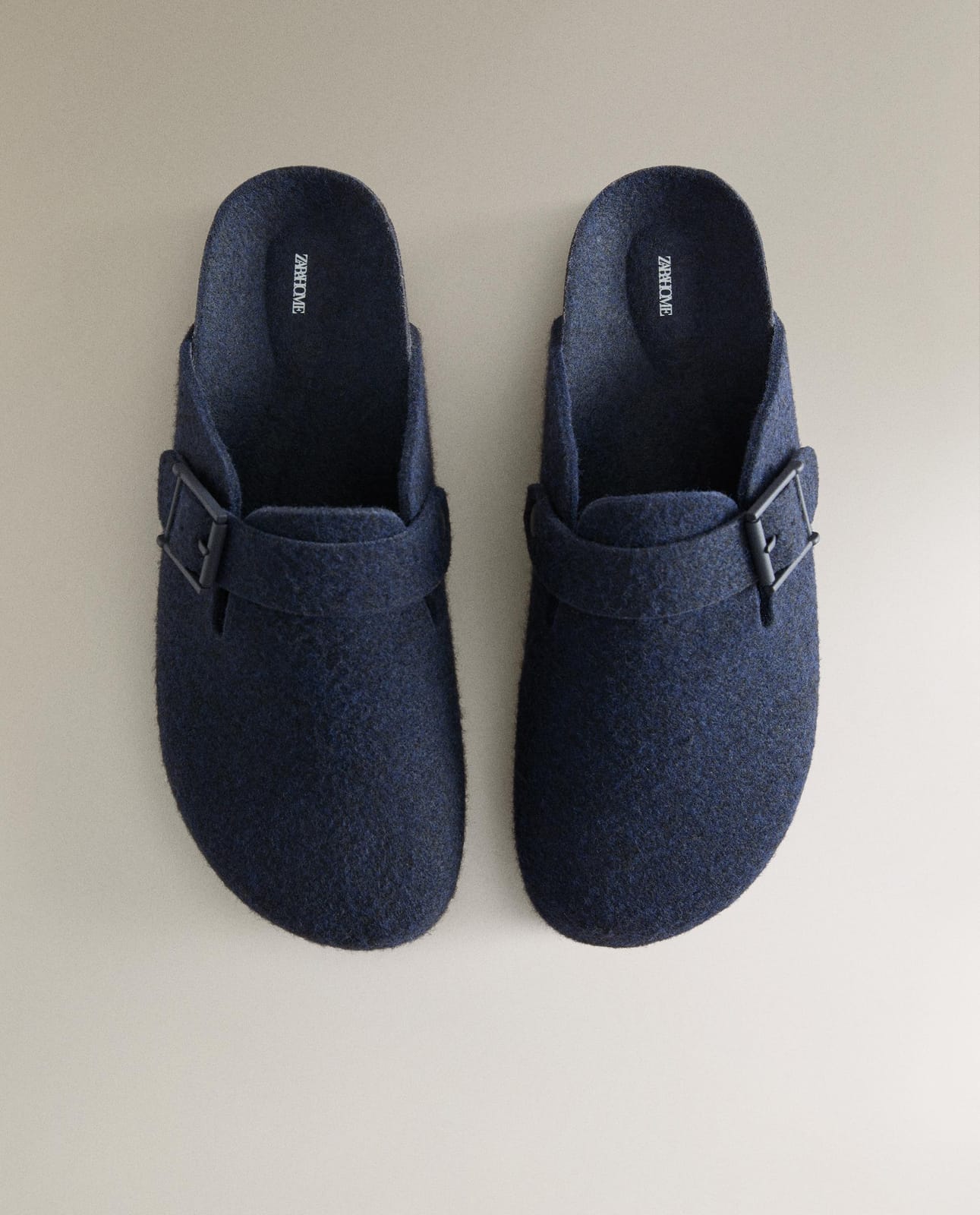 ZARA HOME ФЕТРОВЫЕ ЧУНИ С ПРЯЖКОЙ ракурс 4