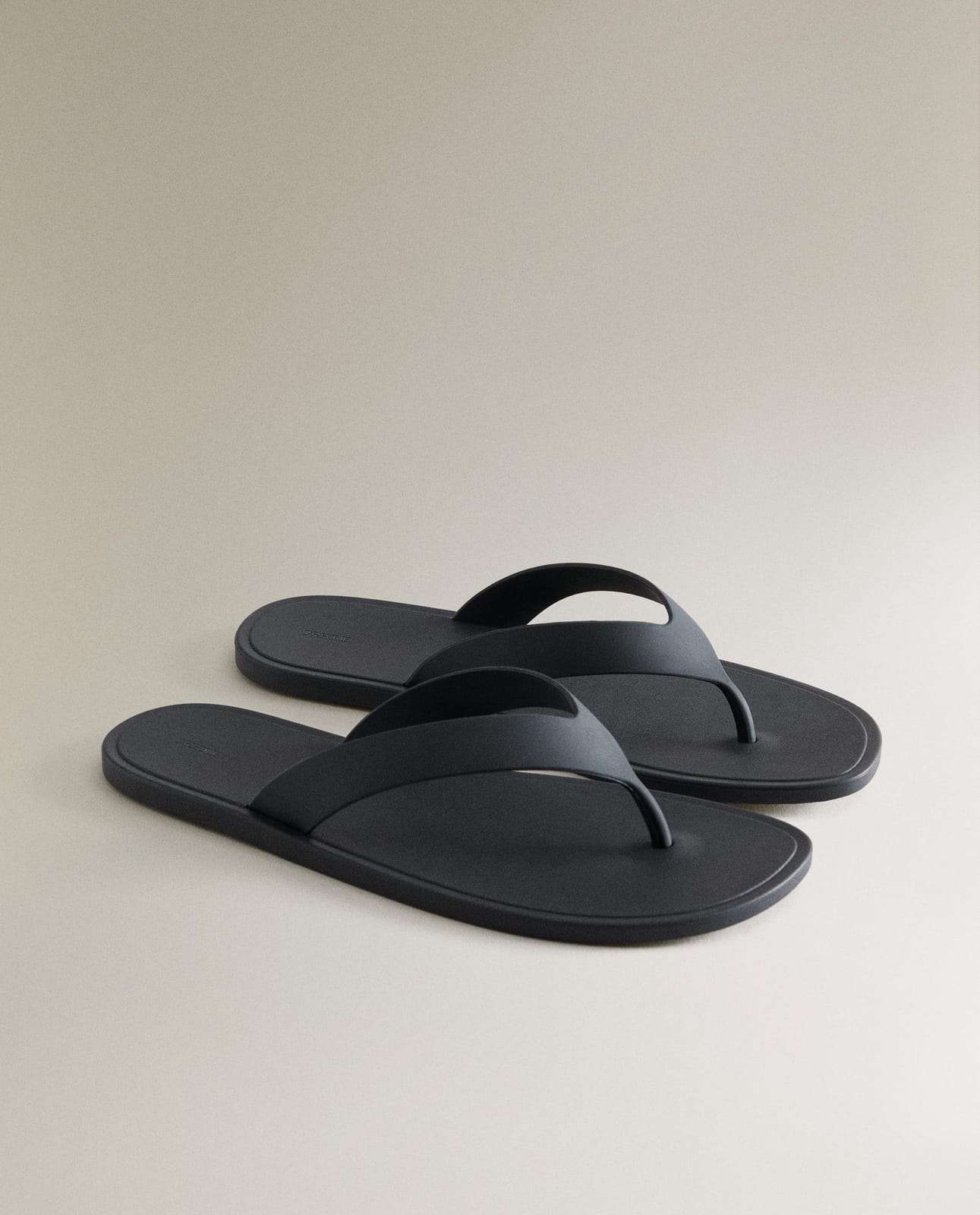 ZARA HOME РЕЗИНОВЫЕ ПЛЯЖНЫЕ САНДАЛИИ ракурс 6