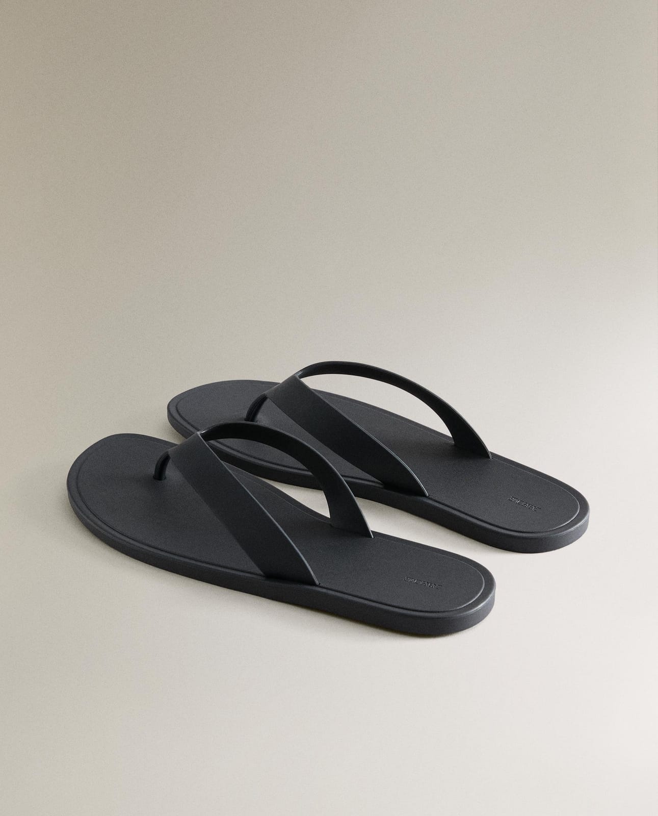 ZARA HOME РЕЗИНОВЫЕ ПЛЯЖНЫЕ САНДАЛИИ ракурс 5