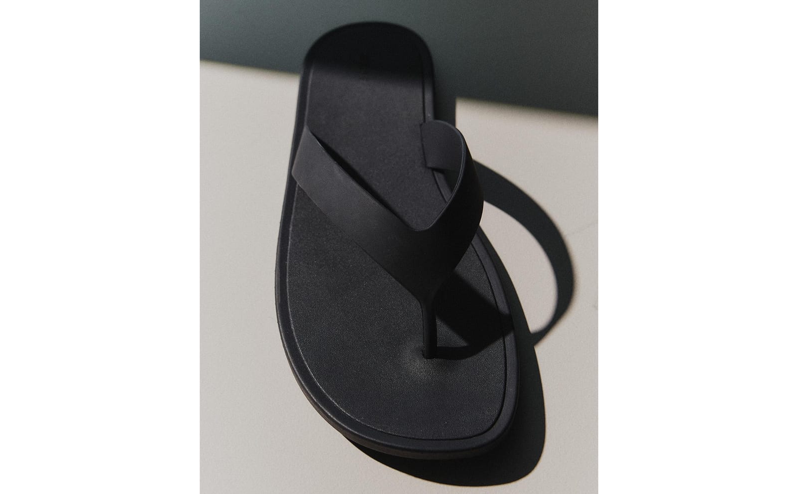 ZARA HOME РЕЗИНОВЫЕ ПЛЯЖНЫЕ САНДАЛИИ ракурс 8