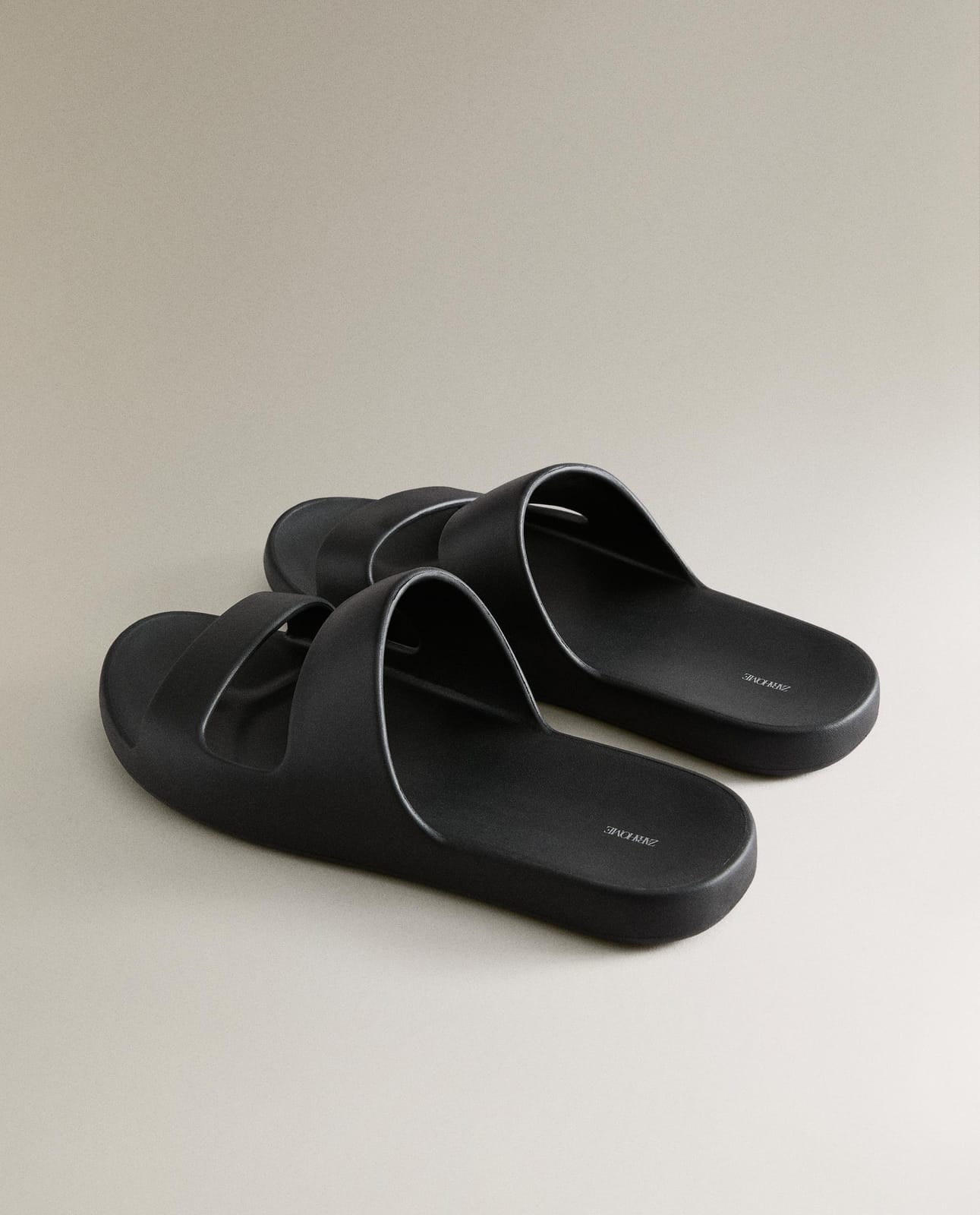 ZARA HOME ПЛОСКИЕ РЕЗИНОВЫЕ САНДАЛИИ ракурс 4