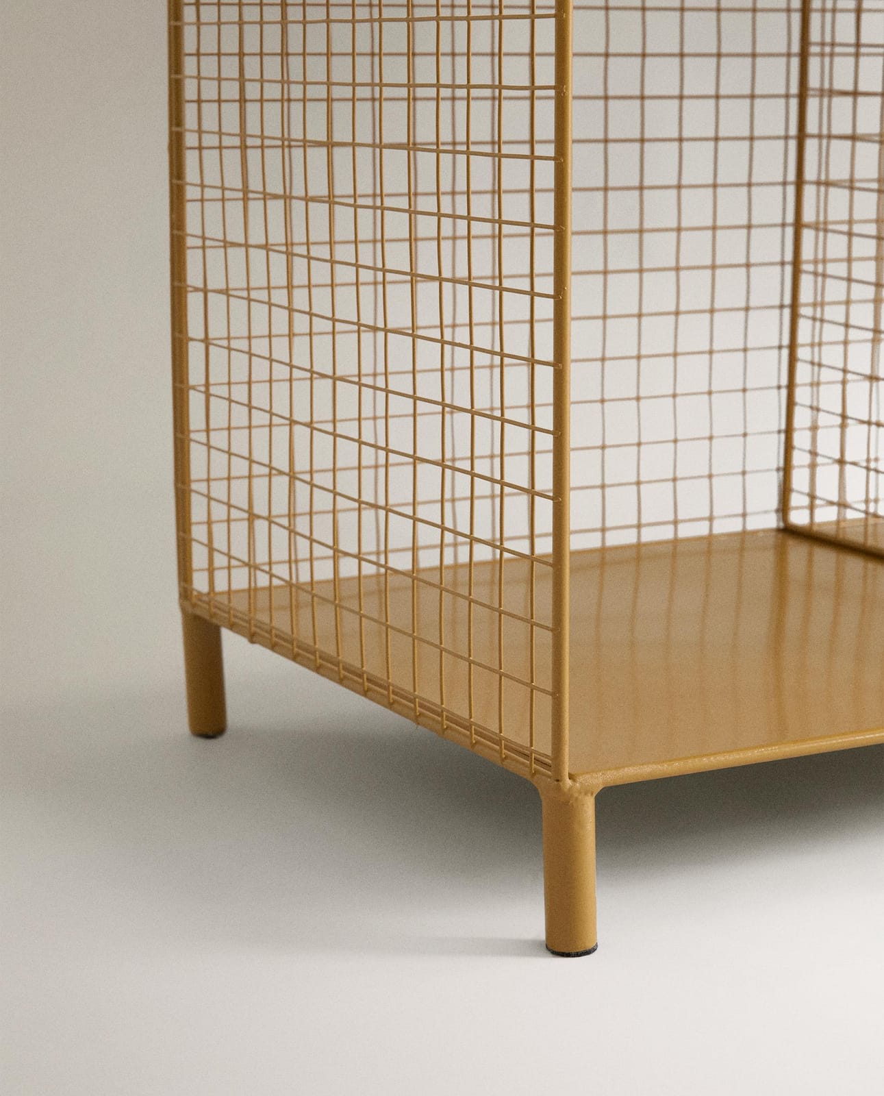 ZARA HOME ГОРИЗОНТАЛЬНАЯ МЕТАЛЛИЧЕСКАЯ ПОЛКА ДЛЯ ДЕТЕЙ ракурс 4