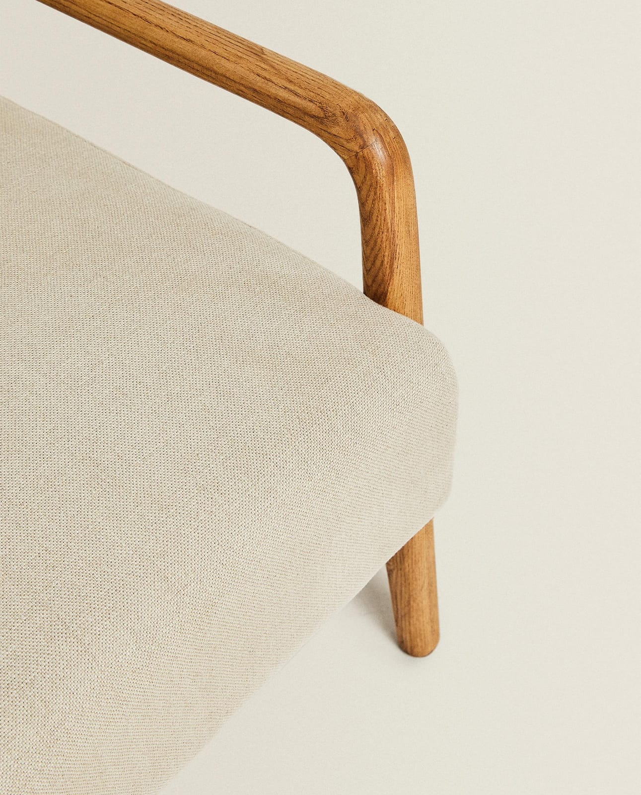 ZARA HOME КРЕСЛО ИЗ ЯСЕНЕВОГО ДЕРЕВА И ЛЬНА ракурс 8