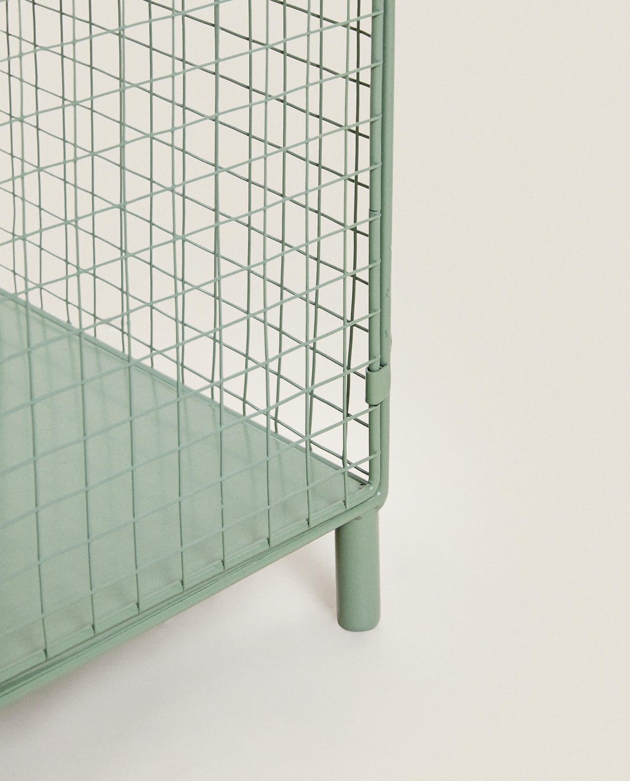 ZARA HOME МЕТАЛЛИЧЕСКАЯ ЭТАЖЕРКА С ДВЕРЦАМИ ракурс 5