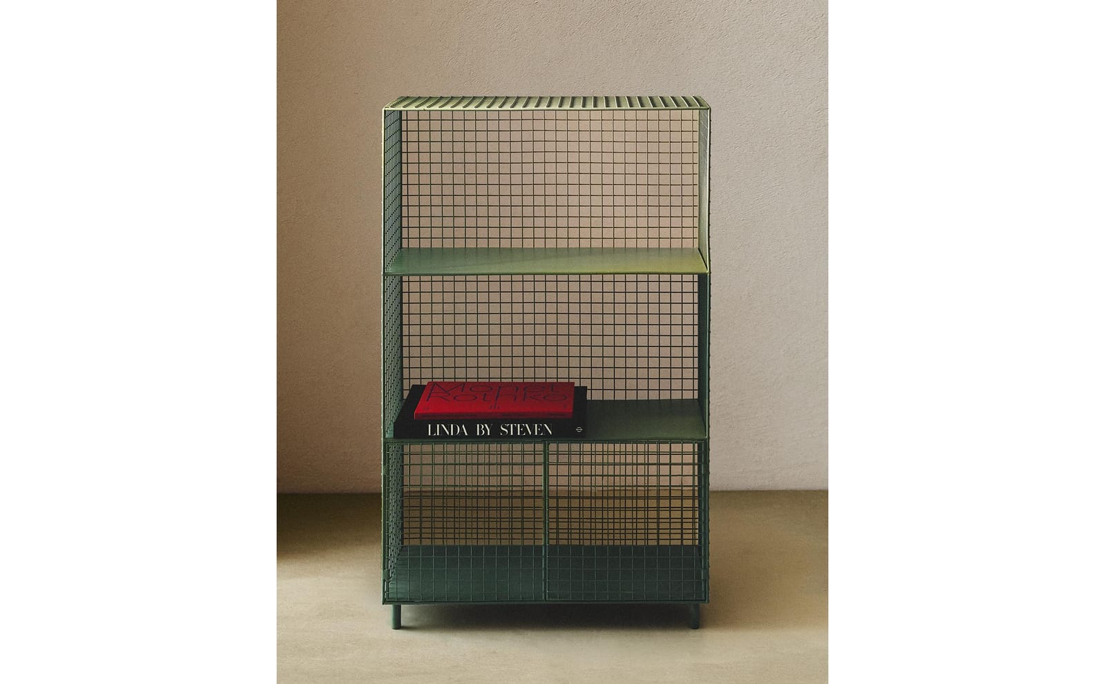 ZARA HOME МЕТАЛЛИЧЕСКАЯ ЭТАЖЕРКА С ДВЕРЦАМИ ракурс 8