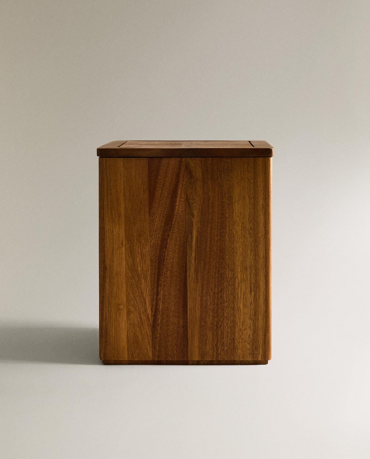 Мусорное ведро ZARA HOME КВАДРАТНАЯ КОРЗИНА ДЛЯ ВАННОЙ ИЗ ДЕРЕВА СВЕТЛО-БЕЖЕВЫЙ 25 x 20 x 20 см