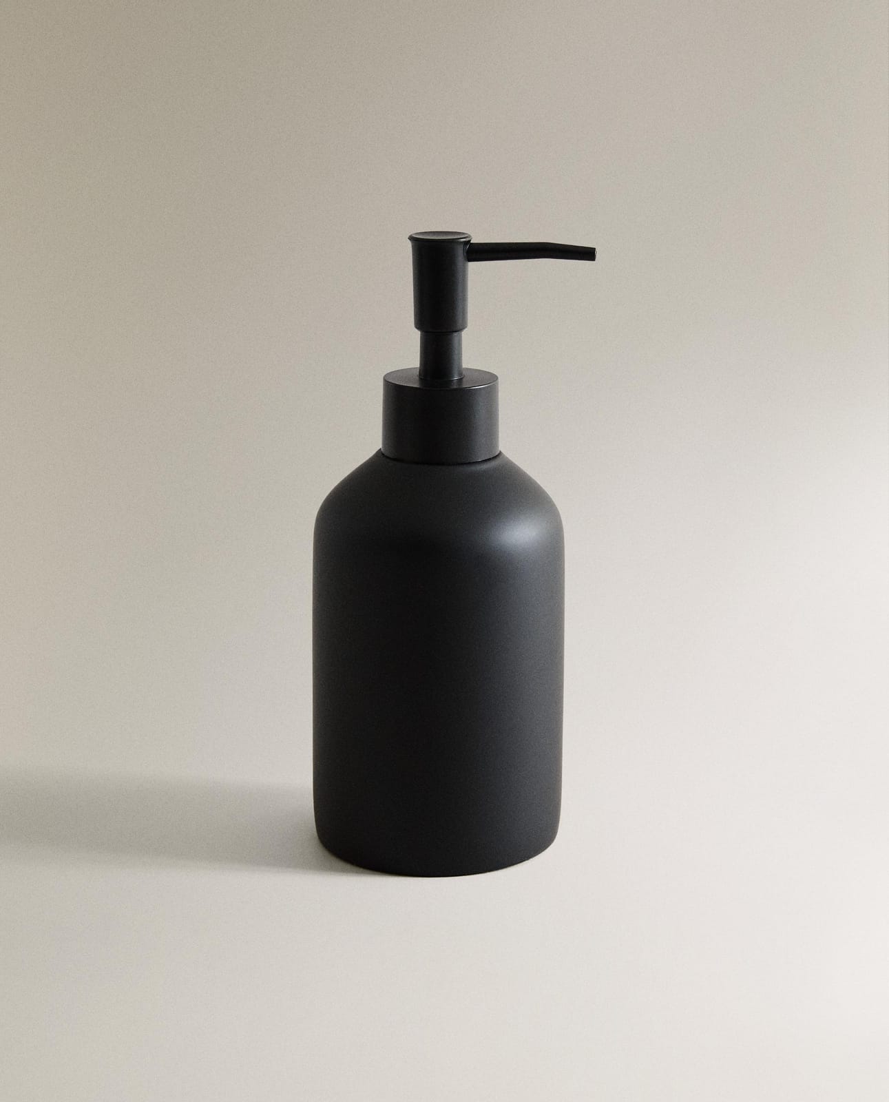 Дозатор для жидкого мыла ZARA HOME дозатор для мыла из черной смолы CZARNY 16 x 8 x 8 cm