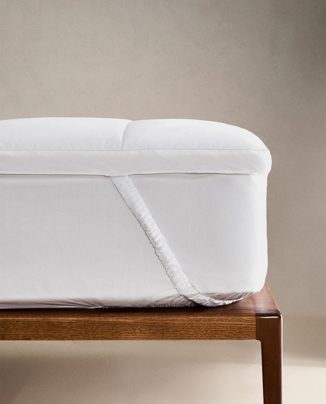 Наматрасник ZARA HOME с перьевой структурой BIAŁY 160 x 200 см