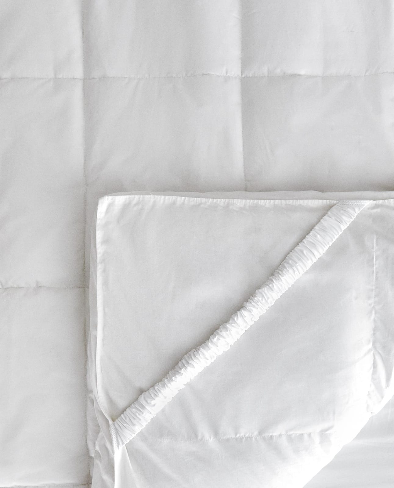 ZARA HOME МАТРАС НА КРЕСЛА С ЭФФЕКТОМ ПЕРА ракурс 2