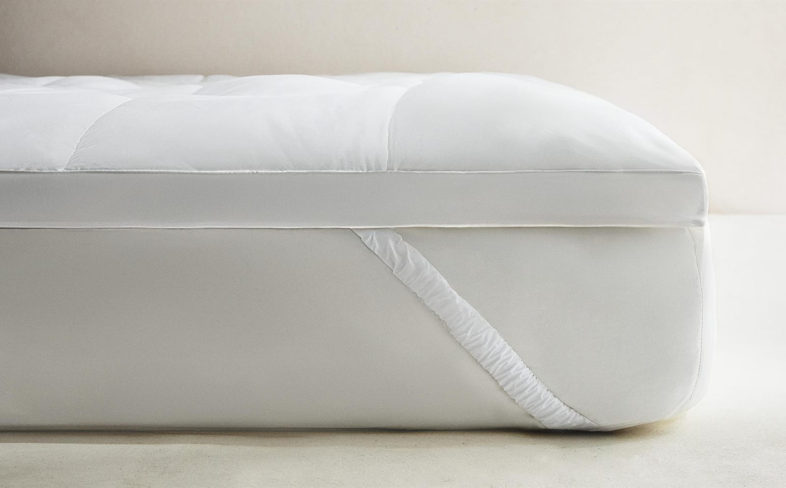 ZARA HOME МАТРАС НА КРЕСЛА С ЭФФЕКТОМ ПЕРА ракурс 7