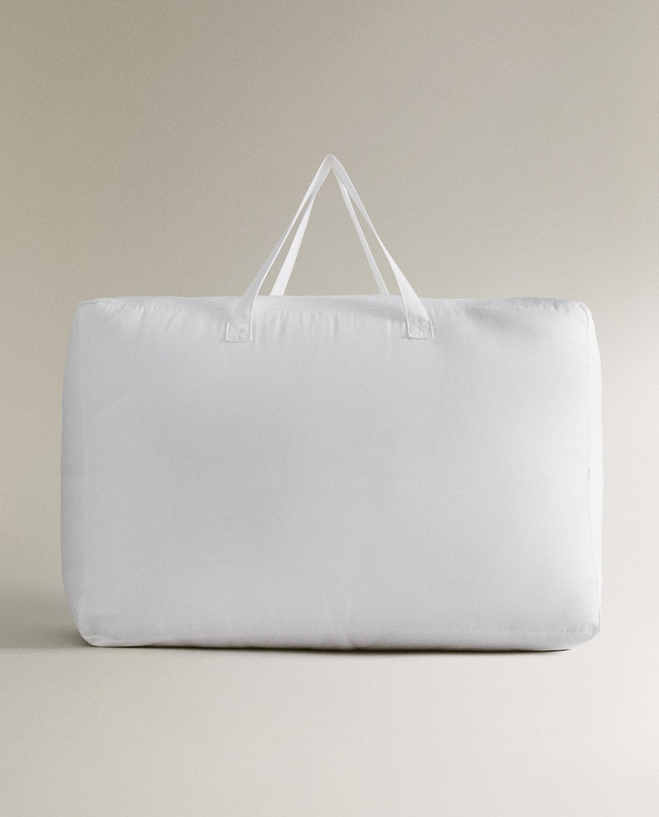 ZARA HOME МАТРАС НА КРЕСЛА С ЭФФЕКТОМ ПЕРА ракурс 4