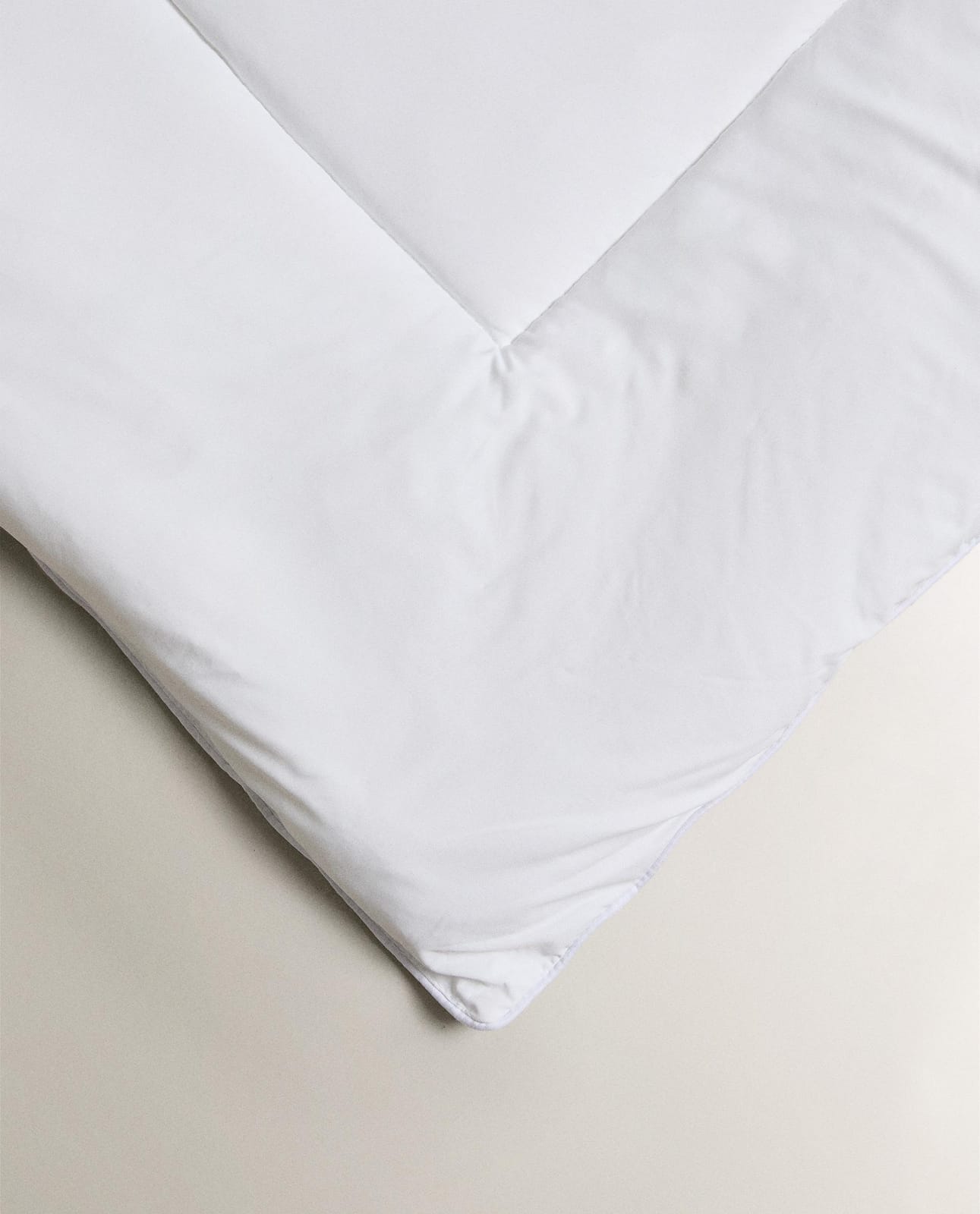 ZARA HOME МАТРАС НА КРЕСЛА С ОХЛАЖДАЮЩИМ ЭФФЕКТОМ ракурс 7