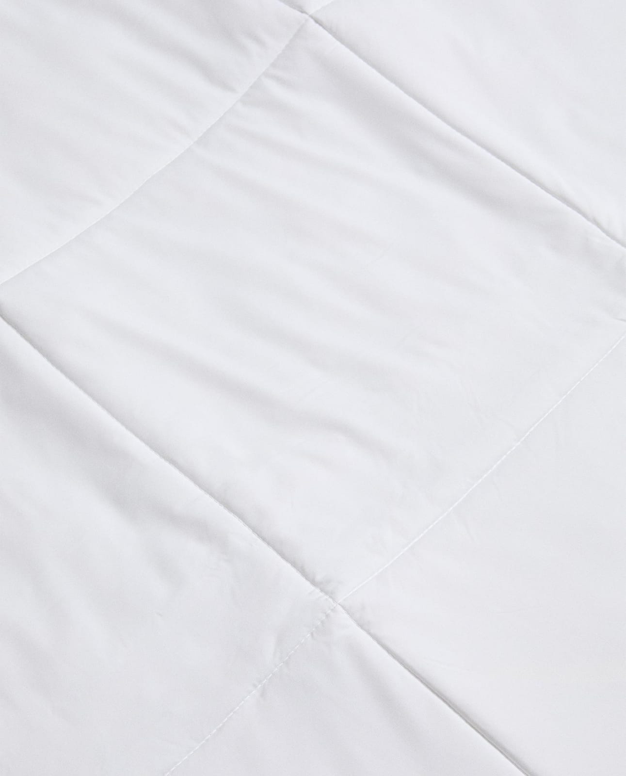 ZARA HOME МАТРАС НА КРЕСЛА С ОХЛАЖДАЮЩИМ ЭФФЕКТОМ ракурс 4