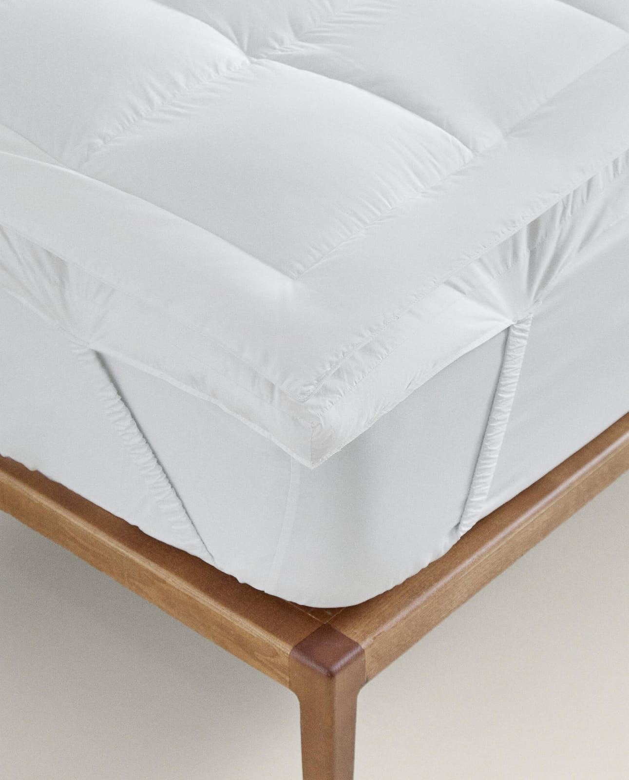 ZARA HOME ПУХОВЫЙ МАТРАС НА КРЕСЛА ракурс 6