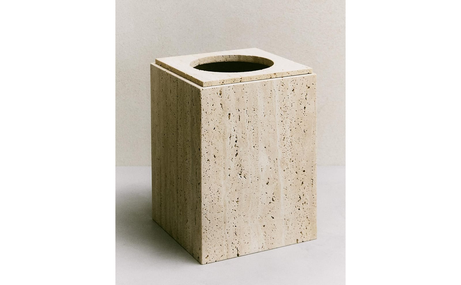 ZARA HOME Квадратная ванная корзина из бежевого мрамора ракурс 2