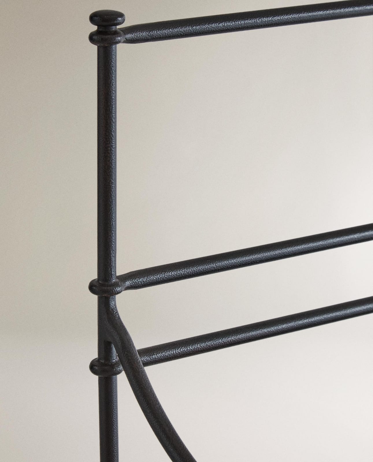 ZARA HOME КОВАНОЕ КРЕСЛО С ПОДЛОКОТНИКАМИ ДЛЯ НАРУЖНОГО ИСПОЛЬЗОВАНИЯ ракурс 8