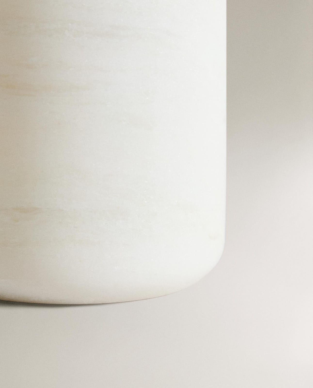 ZARA HOME ВАННЫЙ СТАКАНЧИК ДЛЯ ЗУБНЫХ ЩЕТОК ИЗ БЕЛОГО МРАМОРА ракурс 4