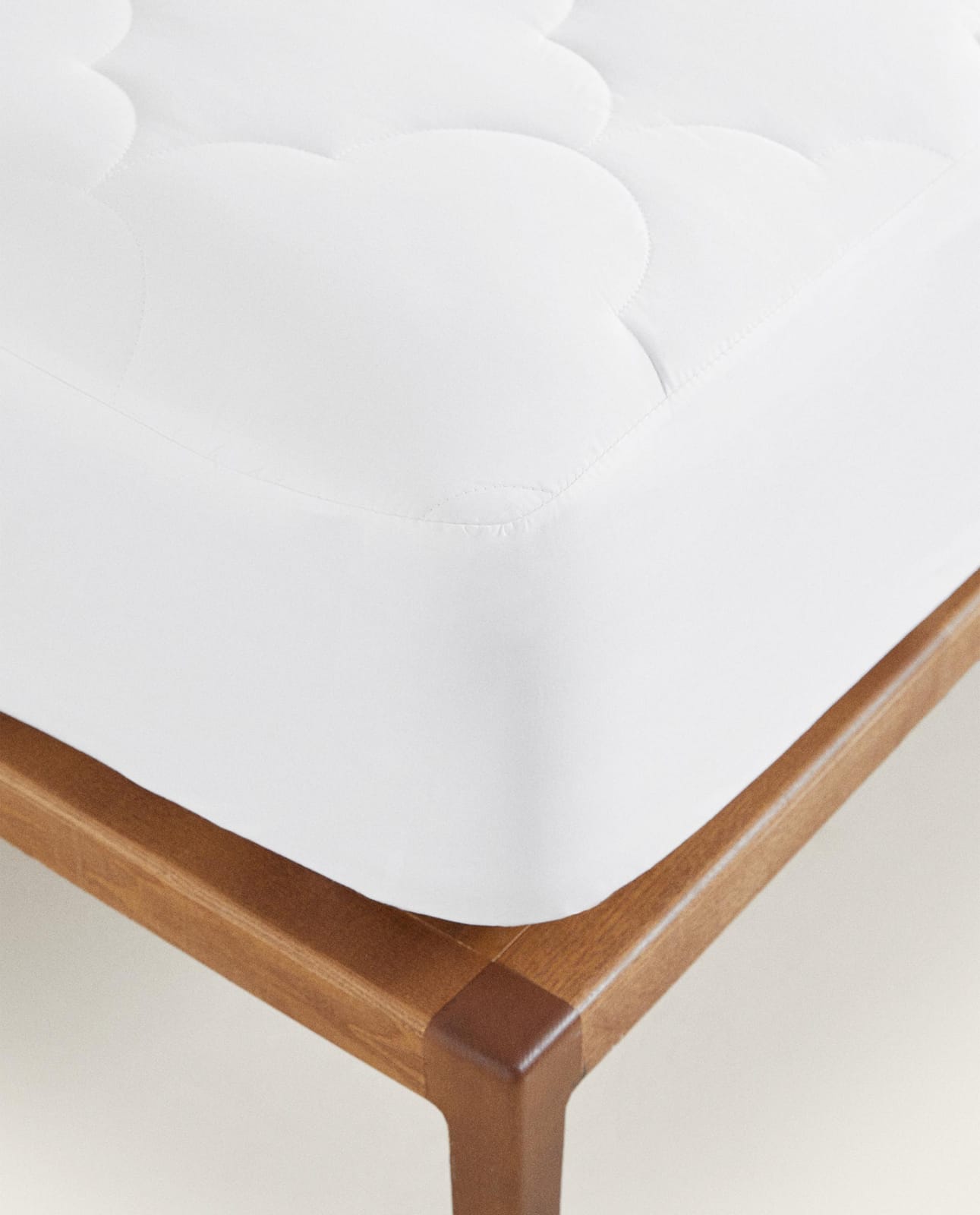 ZARA HOME СТЕГАНЫЙ НАМАТРАСНИК ракурс 2