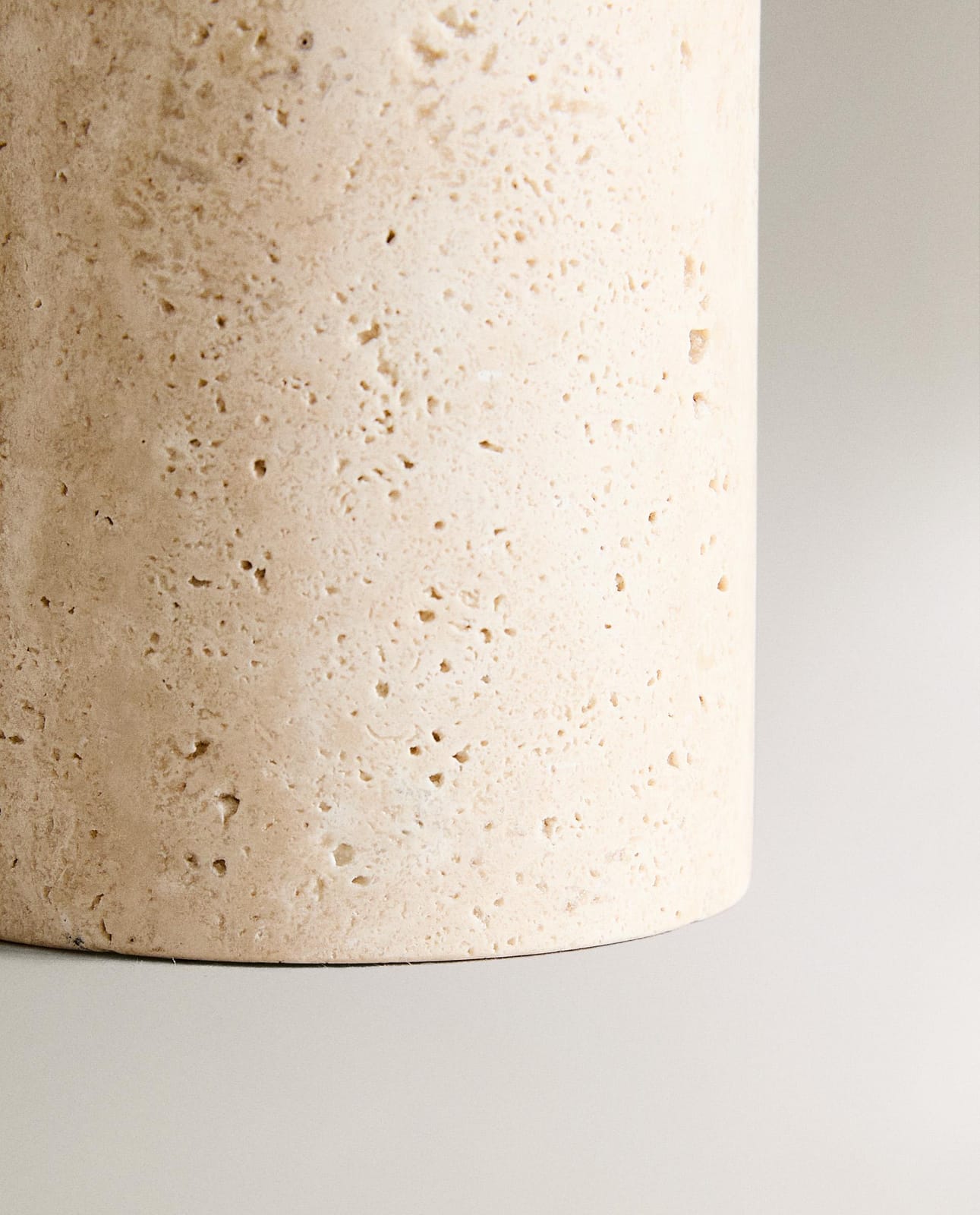 ZARA HOME СТАКАНЧИК ДЛЯ ЗУБНЫХ ЩЕТОК ИЗ БЕЖЕВОГО МРАМОРА ракурс 4