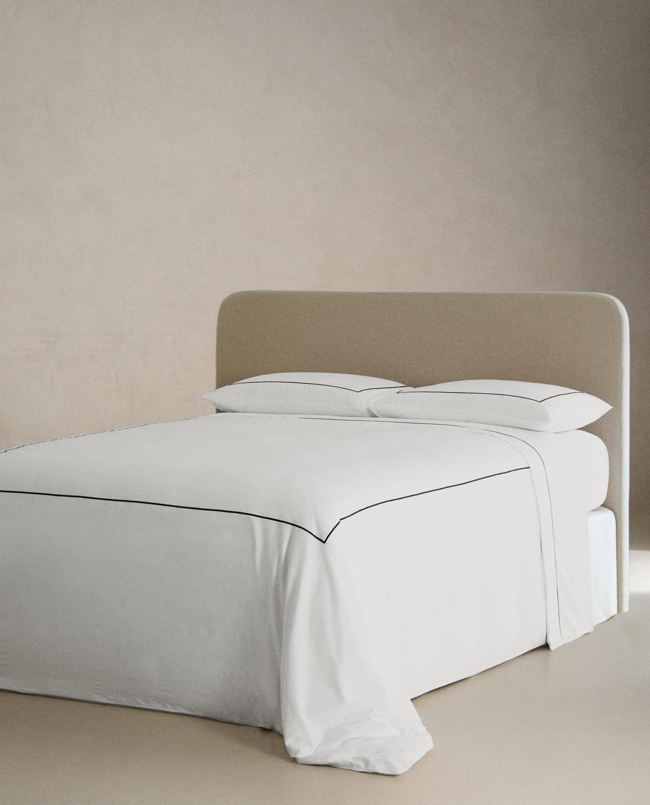 ZARA HOME Сатиновый пододеяльник с фестонами ракурс 2